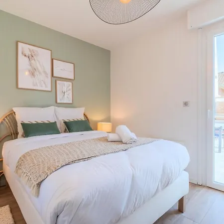 Bright And Renovated House For 8 People Parking 마르크앙 바롤