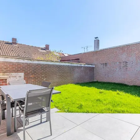 게스트하우스 Bright And Renovated House For 8 People Parking 4*