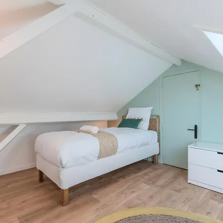 Bright And Renovated House For 8 People Parking Guest house *