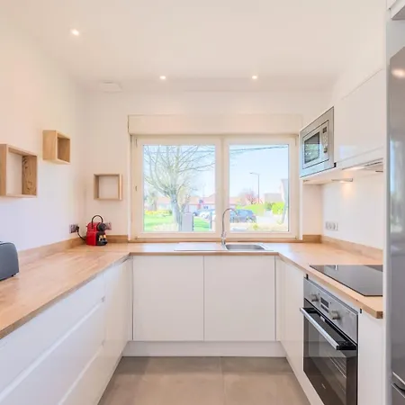 게스트하우스 Bright And Renovated House For 8 People Parking 4*