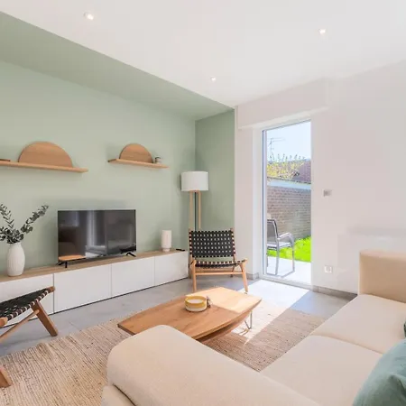 Bright And Renovated House For 8 People Parking *